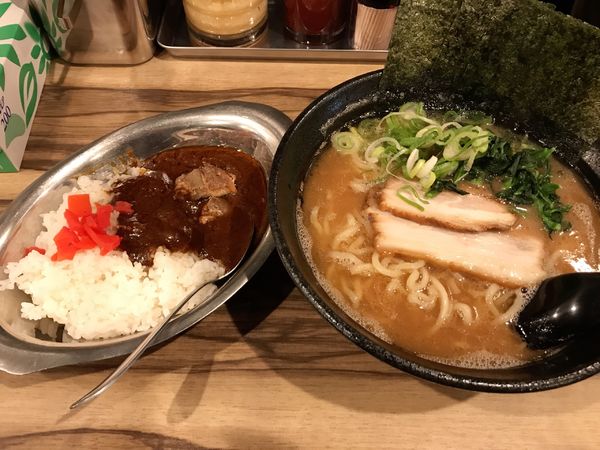 「ラーメン(中盛)＋ミニカレー」@横浜家系ラーメン まる金 石川家の写真