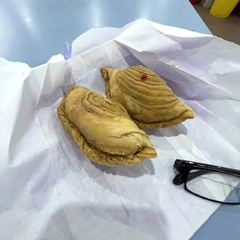 J2 Famous Crispy Curry Puffの画像
