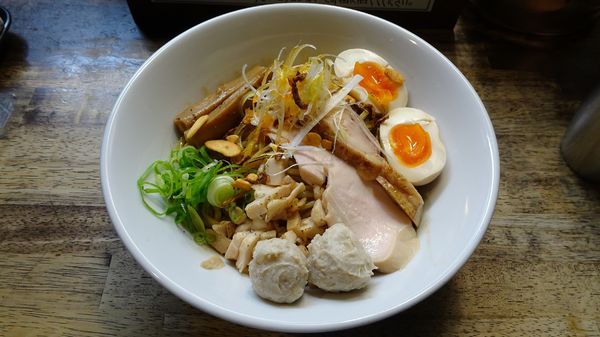 「スペシャル紅油そば（1,030円）」@らーめん チキントの写真