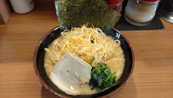 「ねぎラーメン（濃いめ）」@横濱家系ラーメン 馬場壱家 風の陣の写真