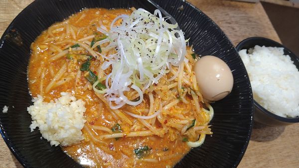 「辛味噌ラーメン、大盛り、味玉、小ライス」@大塚屋の写真