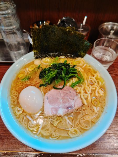 「中ラーメン+玉子」@ラーメン 小村の写真