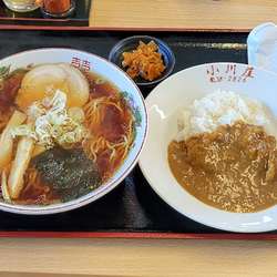 ラーメン　半カレー