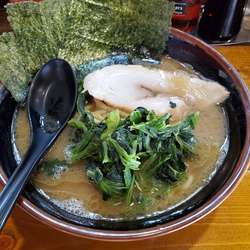 醤油豚骨ラーメン（並）半ライスサービス