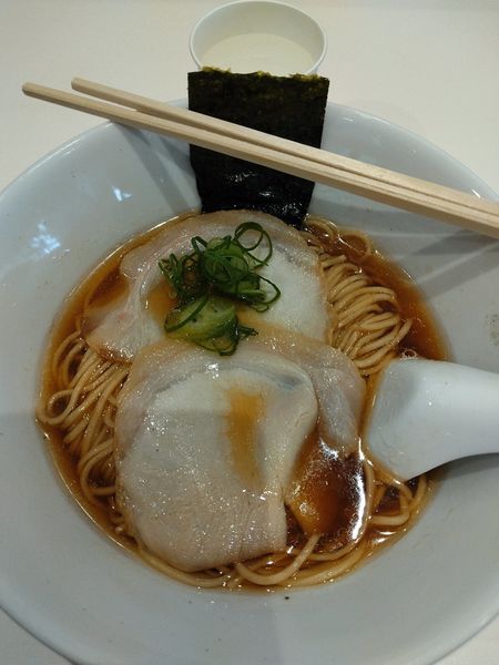 「煮干醤油ラーメン」@淡麗拉麺 己巳の写真