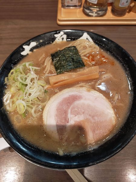 「中華そば」@六厘舎TOKYO ソラマチ店の写真