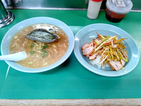 「Bセット(しょうゆラーメン＋半チャーシュー丼)950円」@ラーメンショップ 藤岡店の写真