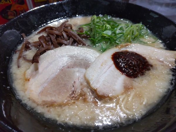 「赤ダレ豚骨ラーメン780円」@元祖博多中洲屋台ラーメン 一竜 前橋文京店の写真