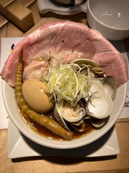 「はまぐりらーめん　貝大盛り　味玉　¥1821」@くそオヤジ最後のひとふり 本店の写真