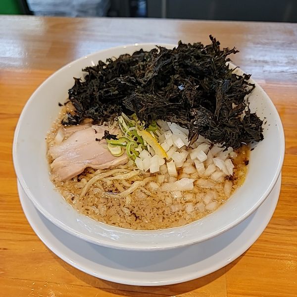 「ニボチャチャ!!ラーメン並バラ海苔玉ネギ」@ニボチャチャ！！ラーメン あらき軒の写真