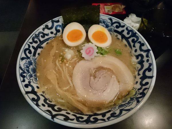 「らー麺」@東京駅 斑鳩の写真