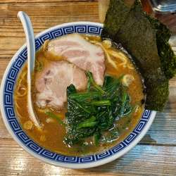 豚骨醤油 880円