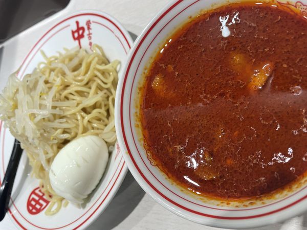 「冷やし味噌ラーメン890円+茹で玉子（スライス）90円」@蒙古タンメン 中本 川越店の写真