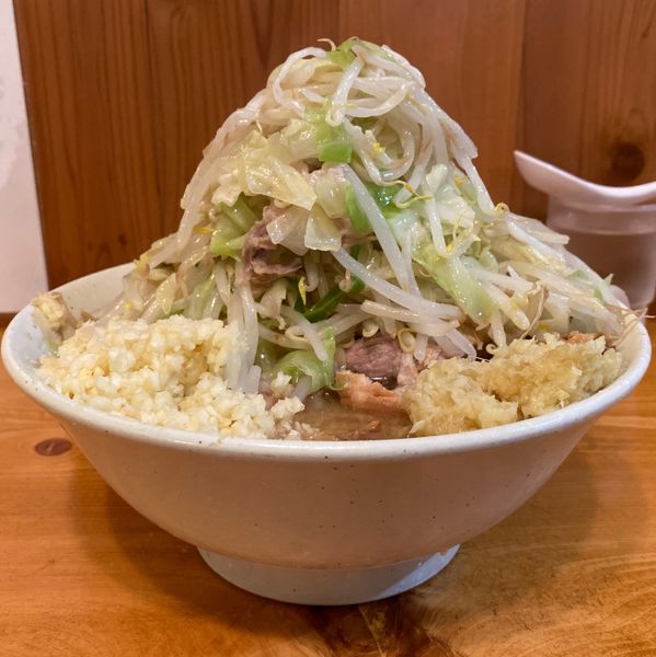 「ラーメン（小なめ） 900円」@ラーメン 滋悟郎の写真