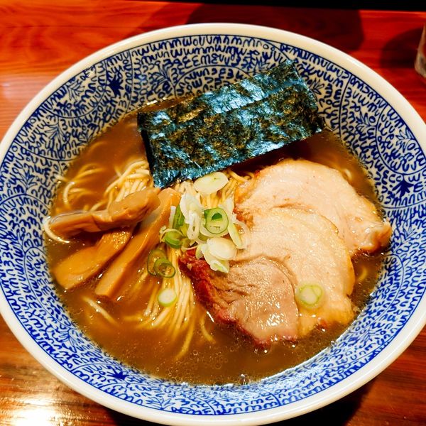 「鶏×海老の清湯ラーメン　醤油　850円」@麺＆cafe Coi.Coi.の写真