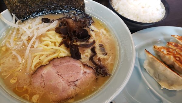 「Bランチ （ラーメン＋餃子＋半ライス）」@横浜ラーメン 増田家 西船橋店の写真