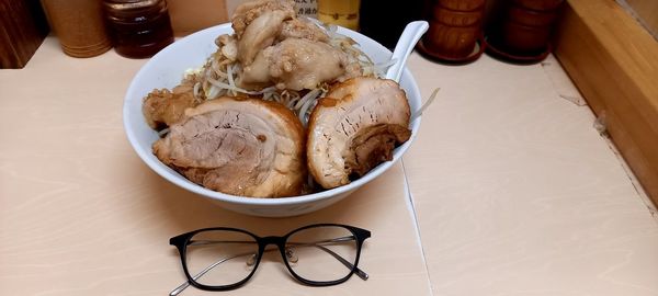 「ラーメン(にんにく少し、あぶらマシマシ)」@自家製ラーメン 大者の写真
