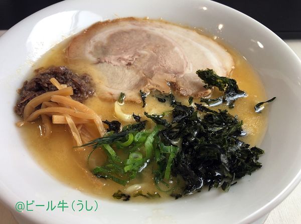 「牛白湯しょうゆらーめん(880円)、牛すじ肉めし(400円)」@Ramen TOKUYAMAの写真