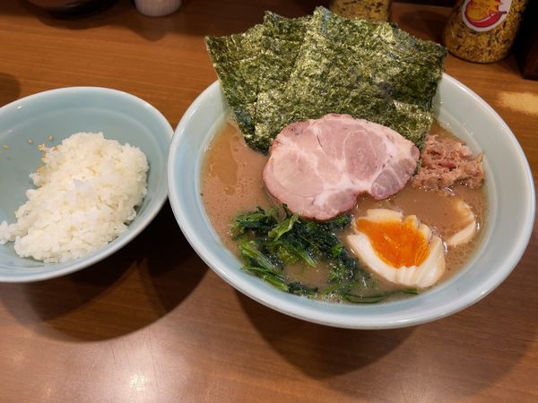 「ラーメン」@横浜家系らーめん 五十三家の写真
