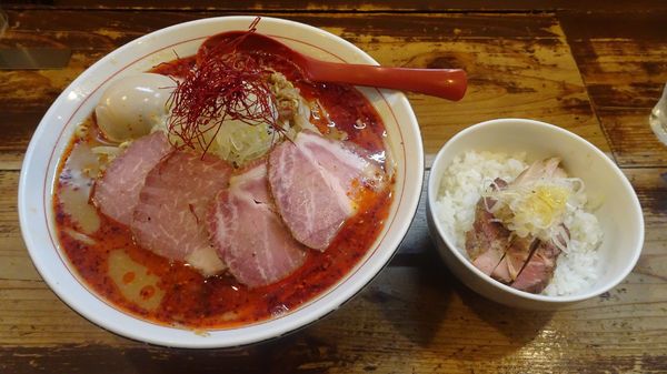 「特製辛みそ（1,170円）＋大盛り＋ランチチャーシュー丼」@東京味噌らーめん 鶉の写真