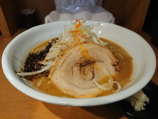 「辛味噌らーめん」@らーめん蓮 三軒茶屋店の写真