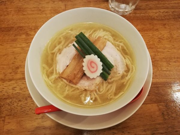 「塩ラーメン」@味六屋の写真