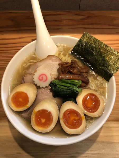 「しおラーメン950円➕味玉2個200円」@オランダ軒の写真