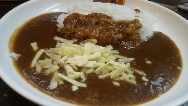 「フォンドボーカレー 500円＋チーズ 170円」@カレーの王様 後楽園店の写真