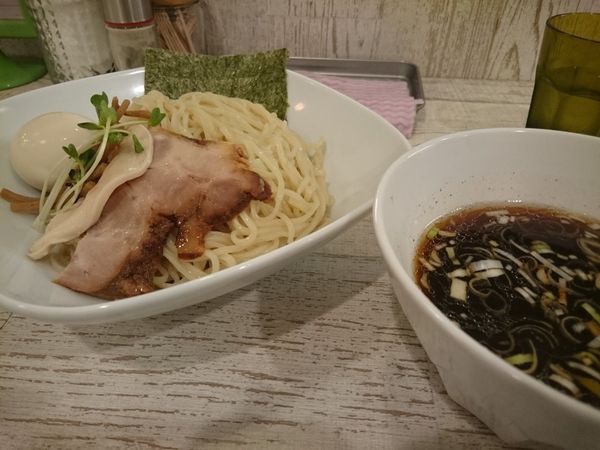 「醤油つけ麺」@らーめん 羊と狼の写真