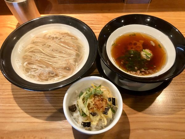 「限定そば　湯つき〜かき揚げミニ天丼付き〜+追い雲呑」@麦そば専門店 麦の上の写真