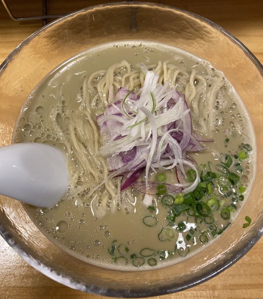 「【限定】冷やし牡蠣らーめん　９２０円」@煮干らーめん 紫乱の写真