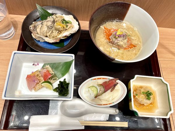 「【寿製麺 よしかわ】＜海鮮麺御膳＞うみのそば ￥2800」@ラーメンWalkerキッチンの写真