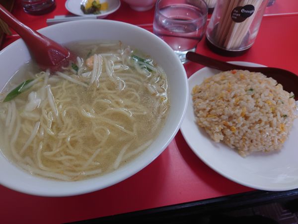 「湯麺＋焼飯(小)¥800」@中華料理 とんとんの写真