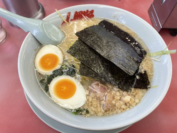 「プレミアム塩とんこつ(背脂変更)」@ラーメン山岡家 瑞穂店の写真