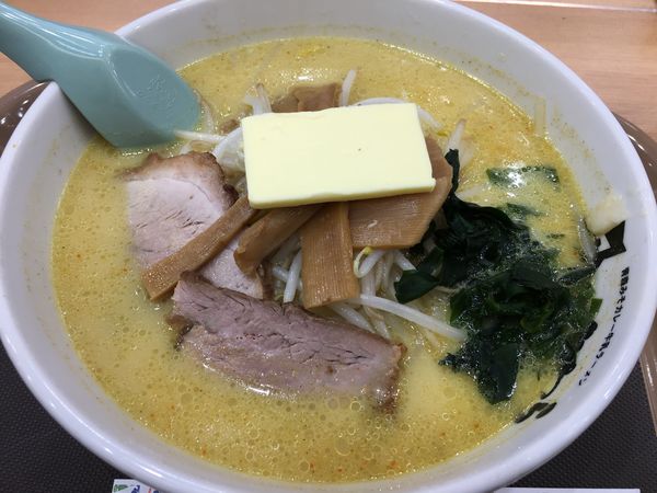 「みそカレー牛乳ラーメン」@青森みそカレー牛乳ラーメン かわら 青森空港店の写真