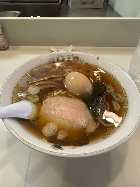 「『中華そば＋味玉』　1000円」@春木屋 吉祥寺店の写真