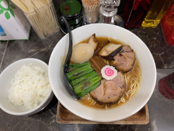 「中華そば+味噌味玉（850円）」@群青の写真