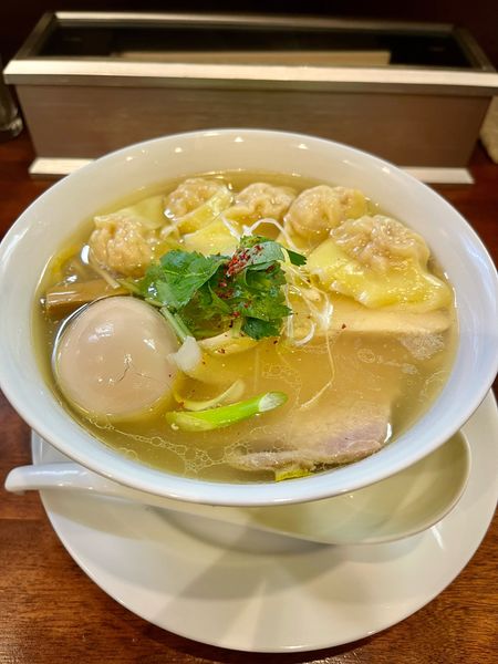 「柚子塩ワンタン麺味玉」@麺や維新の写真