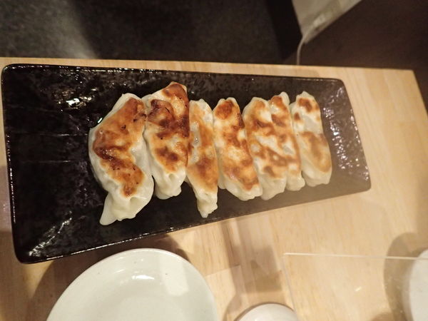 「餃子7個(550円)」@らーめんめんぱちの写真