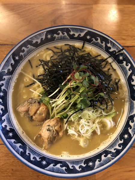 「牡蠣・拉麺950円」@麺や佐市の写真