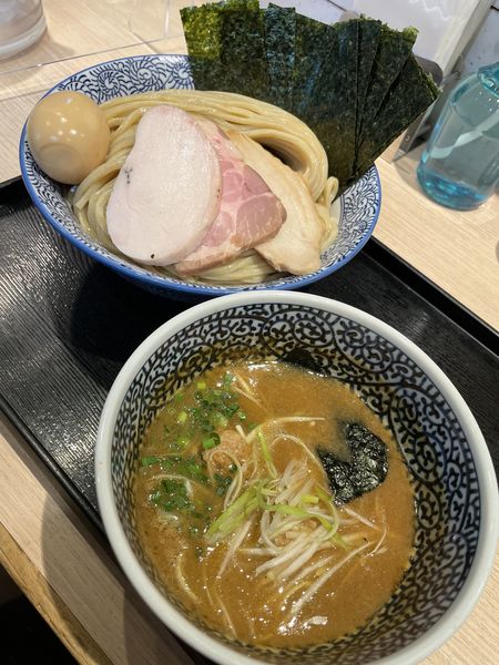「特製濃厚魚介つけ麺+大盛」@麺屋 一燈の写真