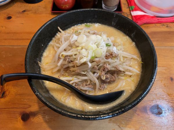 「味噌ラーメン 並(900円)+「餃子三個(240円)」@大正麺業の写真