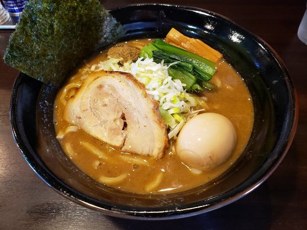 「魚介とんこつ醤油+極旨味玉」@つけめん・らーめん活龍 境店の写真