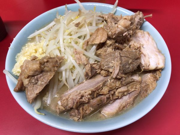 「ブタ入り(ニンニク) 950円」@ラーメン二郎 新宿歌舞伎町店の写真