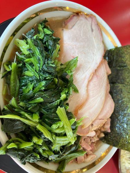 「極上チャーシュー麺ほうれん草増し青ネギトッピング」@IEKEI KANSAI王道家直系 我道家の写真