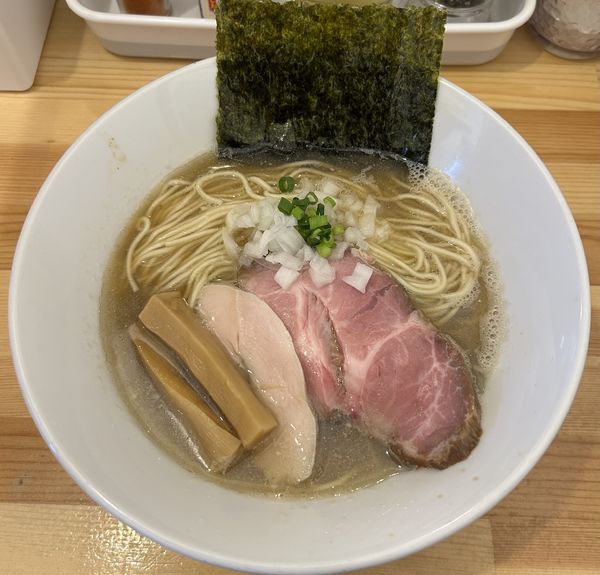 「煮干らーめん(正油)&鮑の肝ソース和え玉」@煮干らーめん 川むらの写真