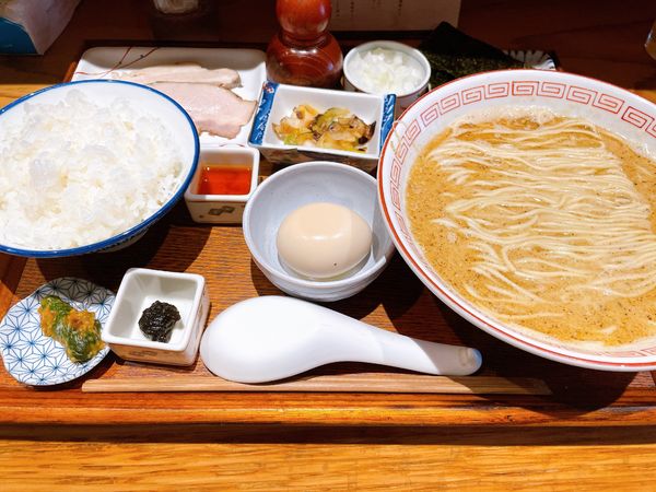 「鯖ラーメン定食」@炭火焼濃厚中華そば 海富道の写真