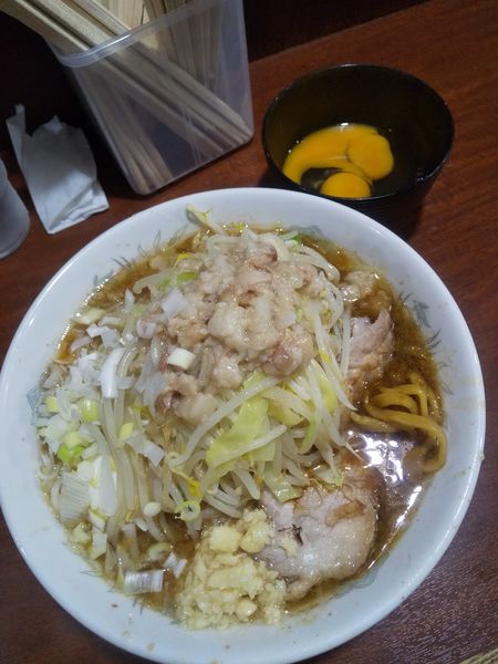 「【限定】漆黒950円(麺半分)生玉子50円」@D麺の写真