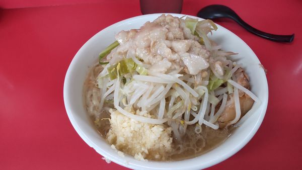 「麺半分750円にんにく、野菜、アブラ」@ラーメン二郎 茨城守谷店の写真