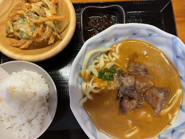 「クリーミーカレーそば1000円」@おいしい時間の写真
